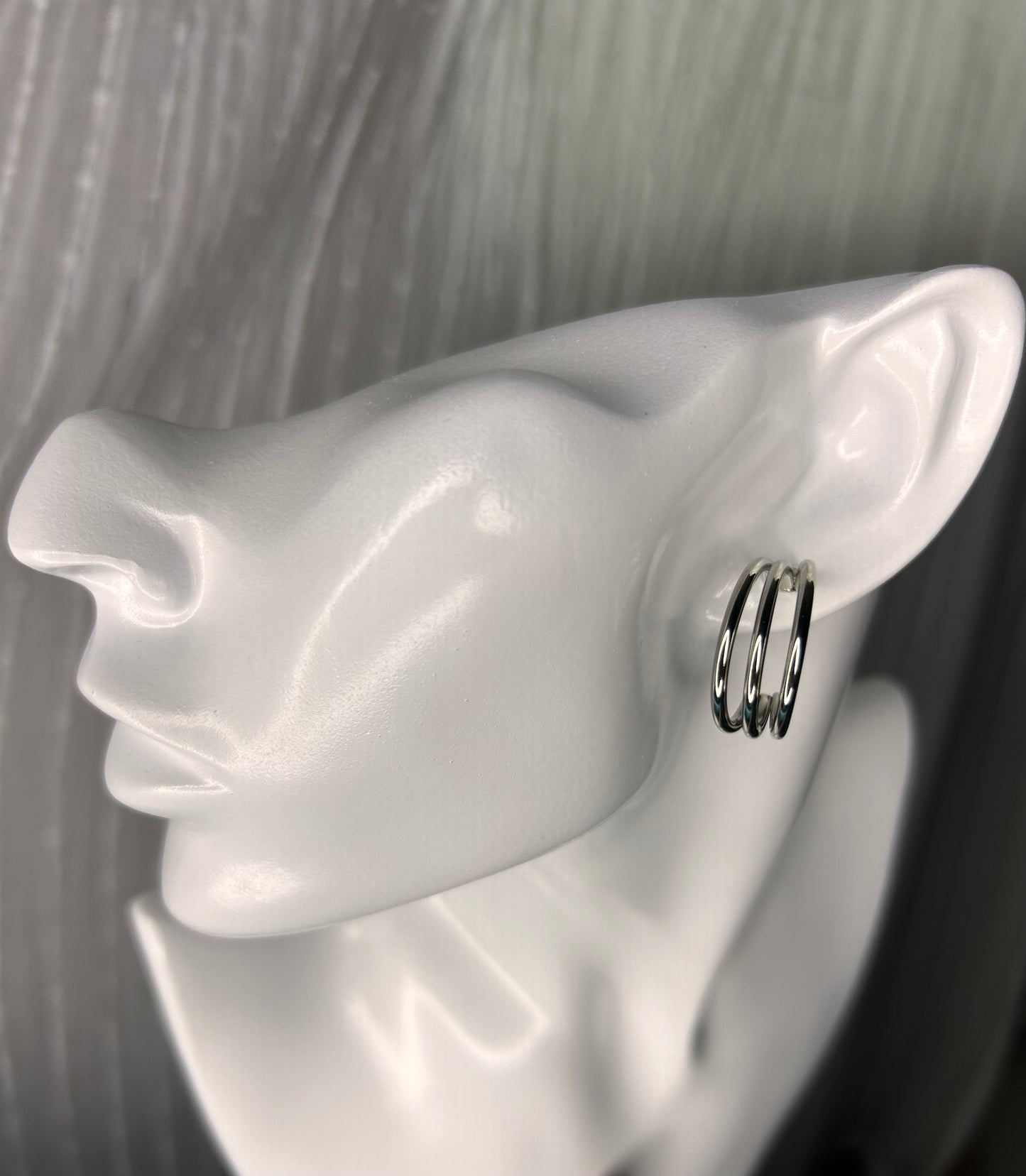 Trirsa earring Silver